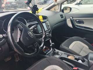 2018 Kia Ceed II Рестайлинг, белый, 1400000 рублей, вид 4