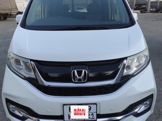 2016 Honda Stepwgn Spada V, белый, 1950000 рублей, вид 3