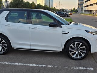 2019 Land Rover Discovery Sport I Рестайлинг, белый, 3050000 рублей, вид 4
