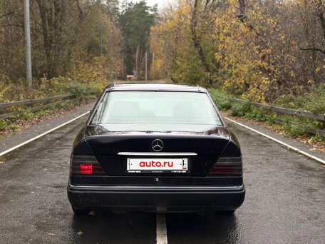 1988 Mercedes-Benz W124 230, синий, 450000 рублей, вид 3