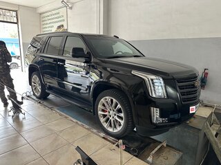 2017 Cadillac Escalade IV, чёрный, 5600000 рублей, вид 1