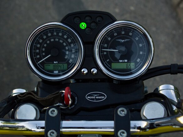 2013 Moto Guzzi V7 Spezial, жёлтый, 688000 рублей - вид 11
