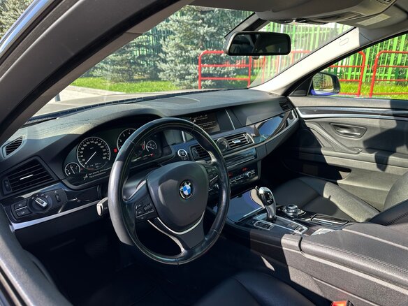 2015 BMW 5 серии 520i VI (F10/F11/F07) Рестайлинг, синий, 2000000 рублей - вид 4
