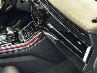 2019 Audi Q8 55 TFSI I (4M), чёрный, 4890000 рублей, вид 5