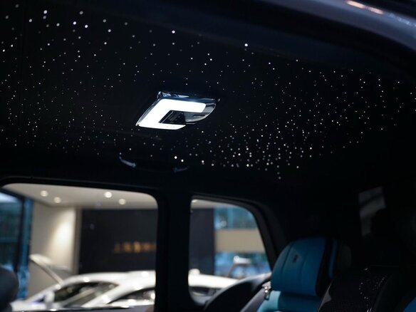 2025 Rolls-Royce Cullinan Black Badge I Рестайлинг (Series II), чёрный, 49000000 рублей - вид 20