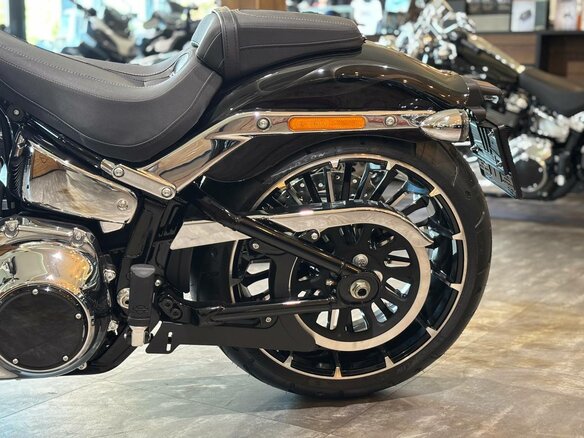 2025 Harley-Davidson Breakout, чёрный, 3750000 рублей - вид 8