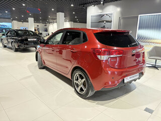2017 Kia Rio III Рестайлинг, красный, 998000 рублей, вид 2