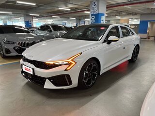 2026 Kia K5 III Рестайлинг, белый, 3199100 рублей, вид 1