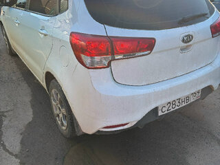 2016 Kia Rio III Рестайлинг, белый, 570000 рублей, вид 3