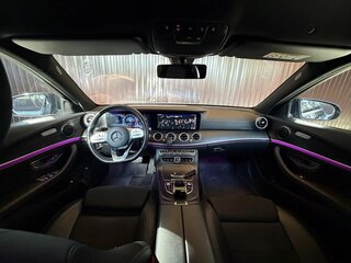 2020 Mercedes-Benz E-Класс 200 V (W213, S213, C238), чёрный, 3585000 рублей, вид 4