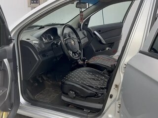 2011 Chevrolet Aveo I Рестайлинг, серебристый, 312000 рублей, вид 2