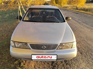 1997 Nissan Sentra IV (B14), серебристый, 180000 рублей, вид 2