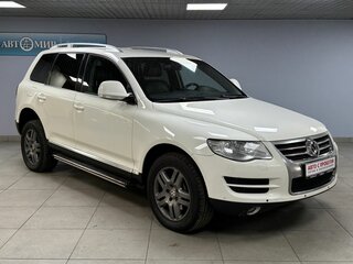 2010 Volkswagen Touareg I Рестайлинг, белый, 1215000 рублей, вид 3