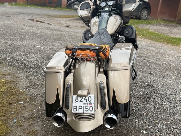 2013 Harley-Davidson CVO Road Glide, золотистый, 1200000 рублей - вид 4
