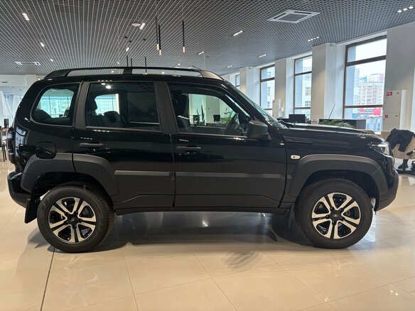 2026 Lada (ВАЗ) Niva Travel I Рестайлинг, чёрный - вид 16