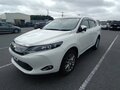 2017 Toyota Harrier III (XU60), белый, 2400000 рублей - вид 1