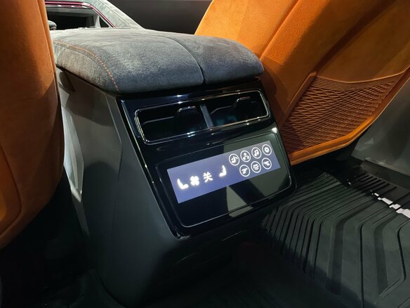 2023 Zeekr 001 100 kWh I, оранжевый, 5075000 рублей - вид 25