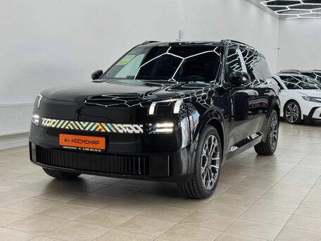 Lynk & Co 900