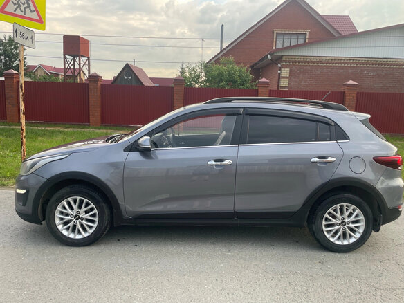 2019 Kia Rio X-Line IV, серый, 1350000 рублей - вид 3