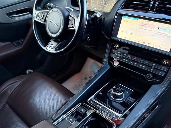 2018 Jaguar F-Pace I, чёрный, 2990000 рублей - вид 8