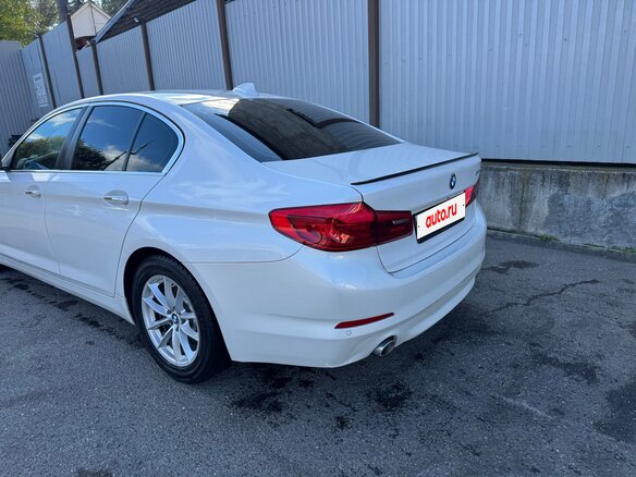 2017 BMW 5 серии 520d VII (G30/G31/G38), белый, 2350000 рублей - вид 5