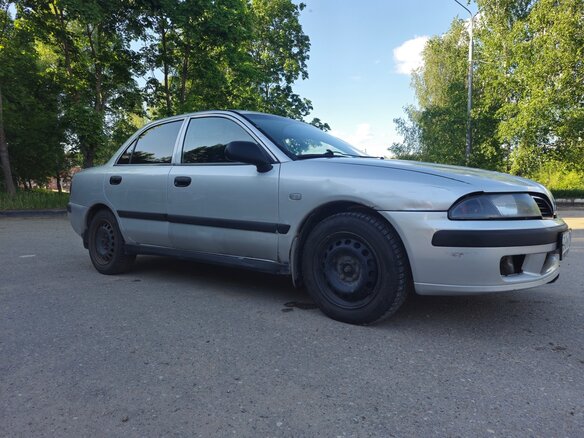 2003 Mitsubishi Carisma I Рестайлинг, серебристый, 385000 рублей - вид 1