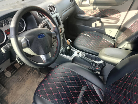 2010 Ford Focus II Рестайлинг, серебристый, 530000 рублей - вид 5