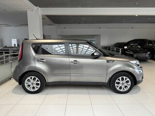 2018 Kia Soul II Рестайлинг, серебристый, 1555000 рублей, вид 5