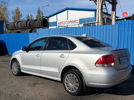 2014 Volkswagen Polo V, серебристый, 550000 рублей, вид 4