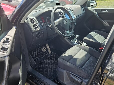 2009 Volkswagen Tiguan I, чёрный, 631000 рублей, вид 4