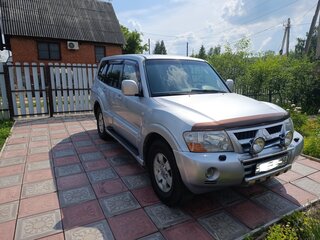 2003 Mitsubishi Pajero III Рестайлинг, серебристый, 850000 рублей, вид 1