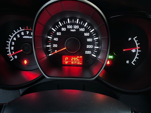 2015 Kia Rio III Рестайлинг, белый, 900000 рублей - вид 15