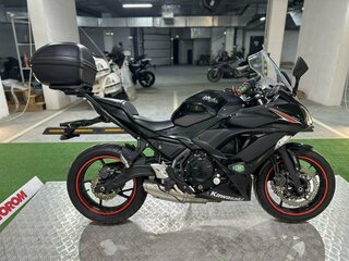2018 Kawasaki Ninja 650, чёрный, 650000 рублей, вид 4
