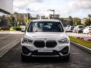 2021 BMW X1 20i xDrive II (F48) Рестайлинг, белый, 3499000 рублей, вид 4