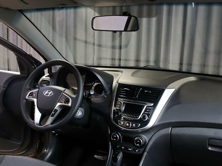 2016 Hyundai Solaris I Рестайлинг, коричневый, 929000 рублей, вид 5