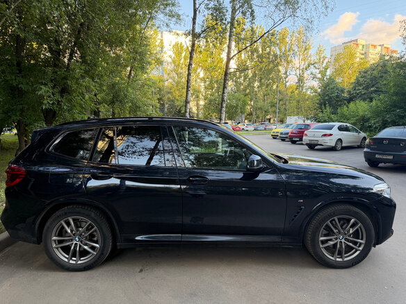 2020 BMW X3 20d xDrive III (G01), чёрный, 5000000 рублей - вид 2