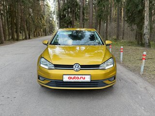 2018 Volkswagen Golf VII Рестайлинг, жёлтый, 1700000 рублей, вид 2