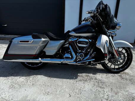 2019 Harley-Davidson CVO Street Glide, серый, 2300000 рублей, вид 2