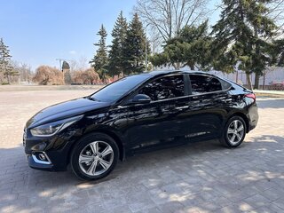 2018 Hyundai Solaris II, чёрный, 1225000 рублей, вид 4