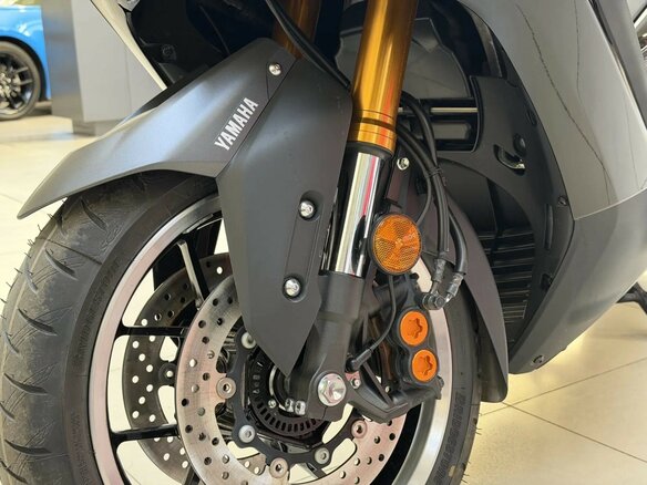 2026 Yamaha TMAX, серый, 1600000 рублей - вид 10