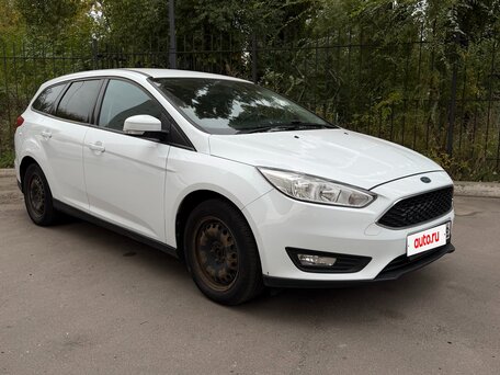 2017 Ford Focus III Рестайлинг, белый, 950000 рублей, вид 2