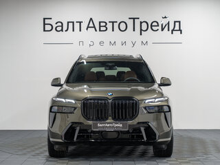 2026 BMW X7 40d I (G07) Рестайлинг, зелёный, 17650000 рублей, вид 4