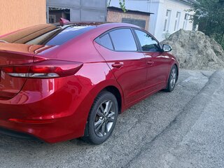 2017 Hyundai Elantra VI (AD), красный, 1099999 рублей, вид 3