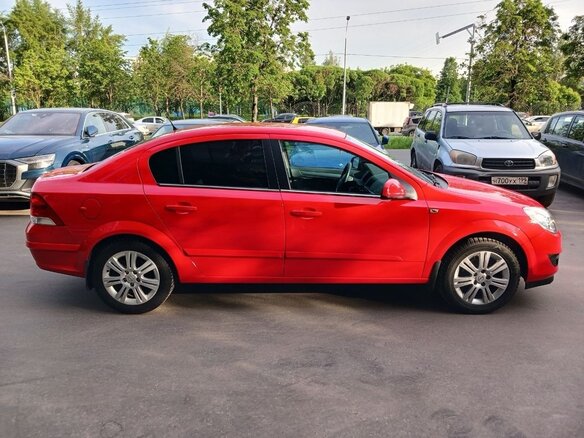 2012 Opel Astra H Рестайлинг, красный, 690000 рублей - вид 4
