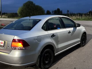 2012 Volkswagen Polo V, серебристый, 300000 рублей, вид 3