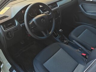 2018 Skoda Rapid I Рестайлинг, белый, 690000 рублей, вид 4