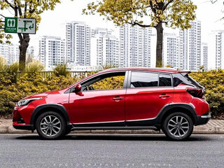 2022 Toyota Yaris L XP150 Рестайлинг, красный, 1280999 рублей, вид 2