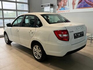 2026 Lada (ВАЗ) Granta I Рестайлинг, белый, 1101000 рублей, вид 4