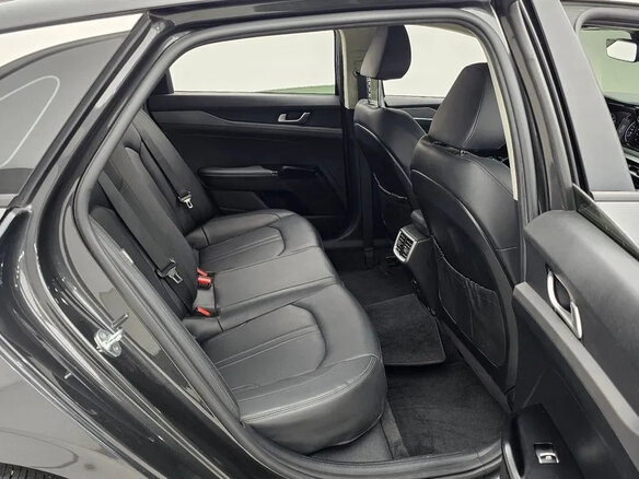 2021 Kia K5 III, чёрный - вид 14