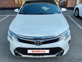 2017 Toyota Camry VII (XV50) Рестайлинг, белый, 2350000 рублей, вид 4